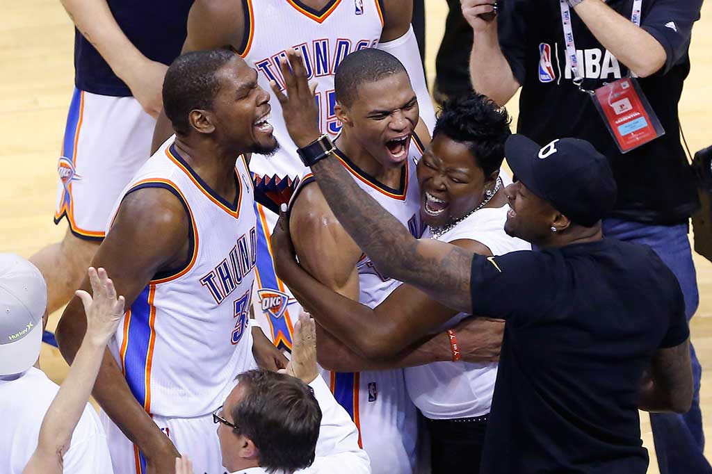 Thunder Tundukkan Clippers Setengah Bola