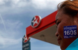 Pemogokan Karyawan Caltex di Kamboja Memasuki Hari Ketiga