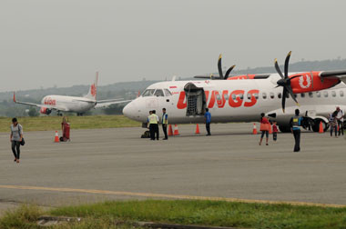 Alami Gangguan Teknis, Penumpang Wings Air Diturunkan dari Pesawat