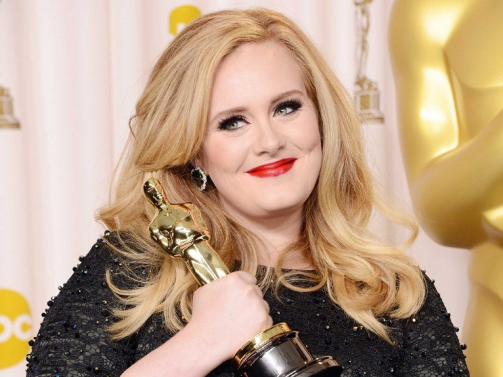 Adele Penyanyi Inggris Terkaya