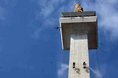 Kesulitan Bersihkan Monas, 8 dari Skala 1-10