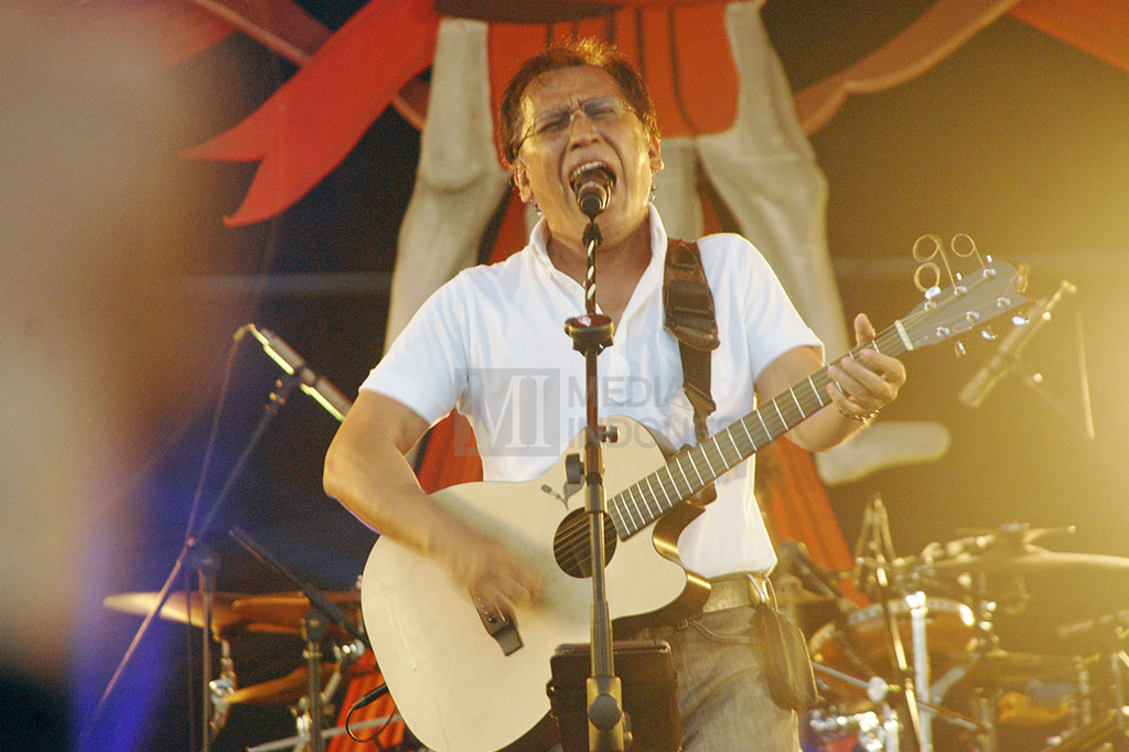 Konser Pelangi Jingga Iwan Fals