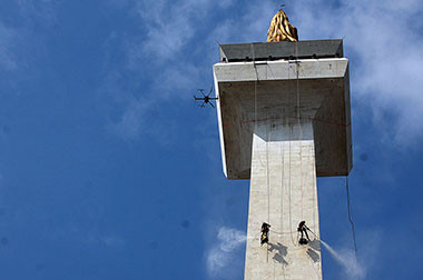 Monas Selesai Dimandikan