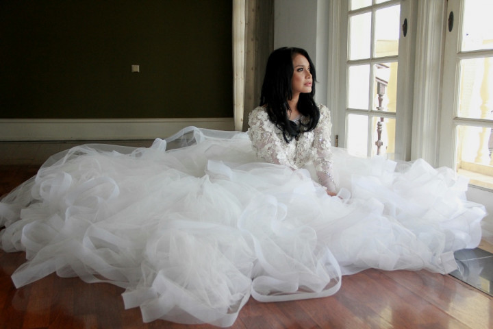 Rossa Menangis Saat Bernyanyi Lagu Untuk Uje