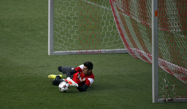 Courtois Tunggu Keputusan Chelsea