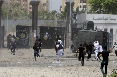 Grup Bersenjata Bunuh Tiga Polisi di Kairo