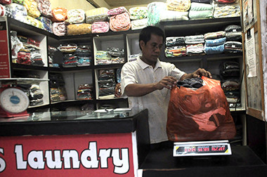 Usaha Laundry Menjamur di Mamuju