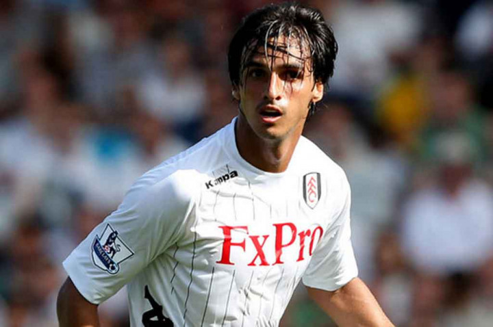 Mengenal Lebih Dekat Gelandang Serang Kosta Rika