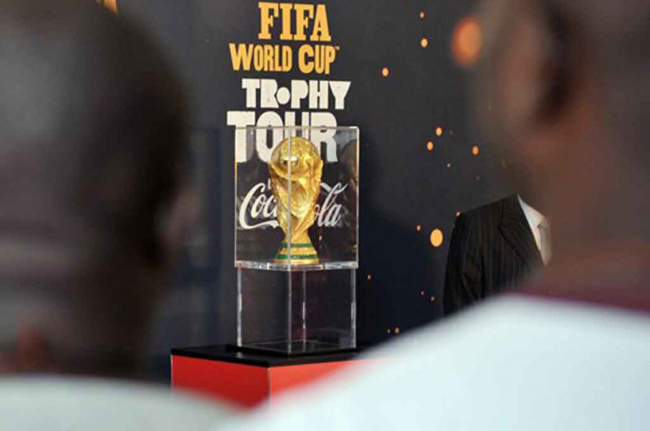 Massa yang Marah Serbu Ruang Pameran Trofi Piala Dunia