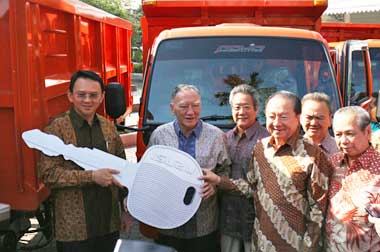 Isuzu Kembali Dipercaya Sebagai Armada Kebersihan DKI Jakarta