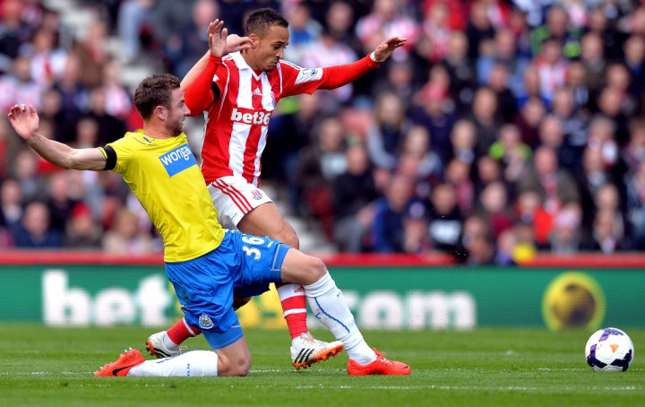 Suarez Cedera, Fans Uruguay Ingin Dummet Mati