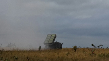 Wamenhan Saksikan Uji Coba Misil Astros II