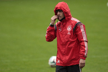 SIM Loew Dicabut Selama Enam Bulan