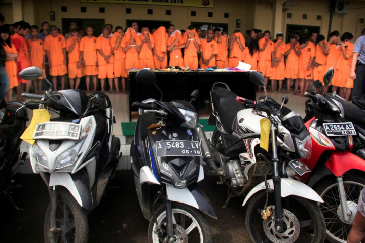 Polres Jakbar Tangkap Komplotan Pencuri Bersenjata 