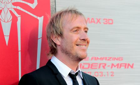 Rhys Ifans Kebagian Peran di Sekuel 'Alice in Wonderland'