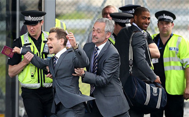 Penyusup Bergabung dengan Timnas Inggris