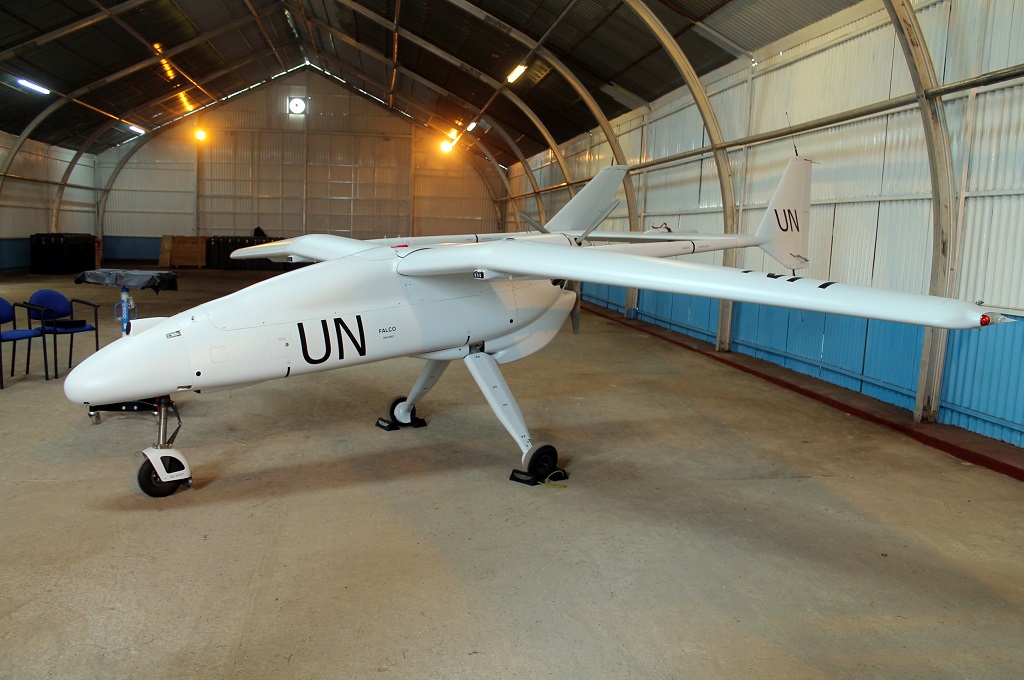 Sebuah pesawat tanpa awak alias drone buatan Italia milik PBB terparkir di sebuah lokasi di Congo -- STRINGER / AFP