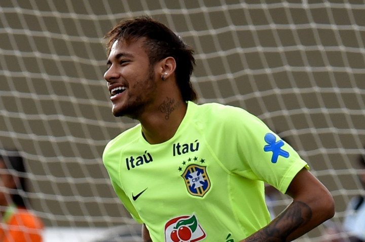VIDEO: Gaya Neymar 'Tipu-Tipu' Kiper     
