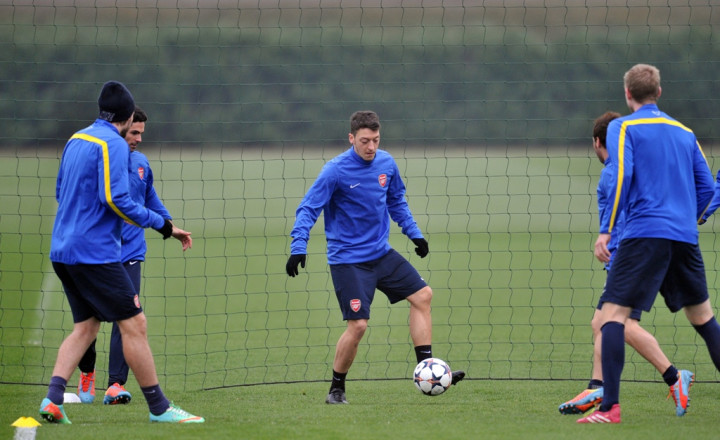 Ballack: Penampilan Menurun Ozil Gara-Gara ke Arsenal? 