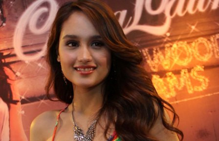 Cinta Laura Casting untuk Film 'Star Wars VII'