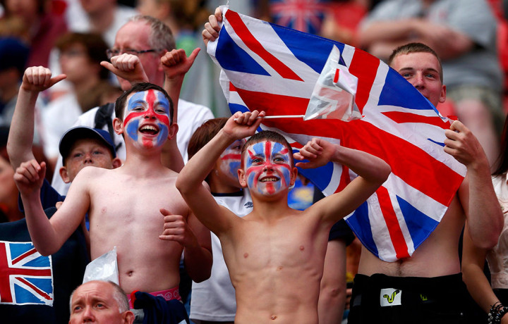 Publik Inggris Geram karena Dilarang Bawa Bendera