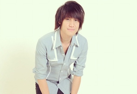 Kevin Aprilio Setia Bergaya Rambut 'Asian Look' 