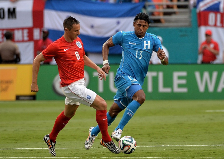 Barry: Jagielka Mampu Taklukkan Balotelli!