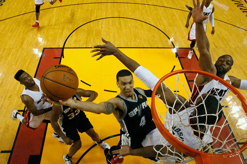 Spurs Tekuk Heat 111-92