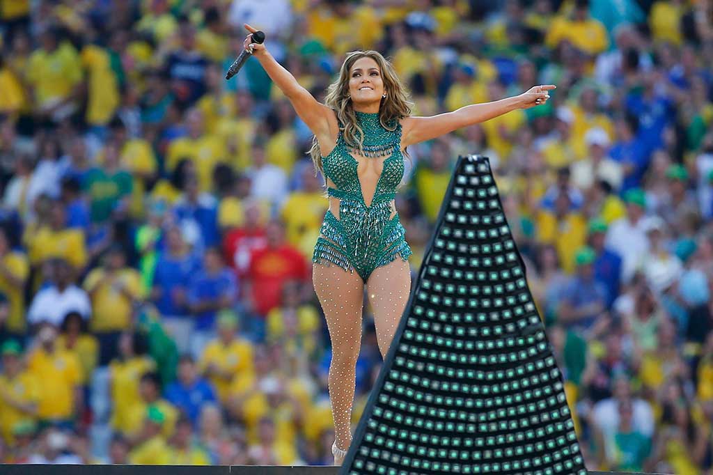 Jennifer Lopez Tampil Seksi di Pembukaan Piala Dunia