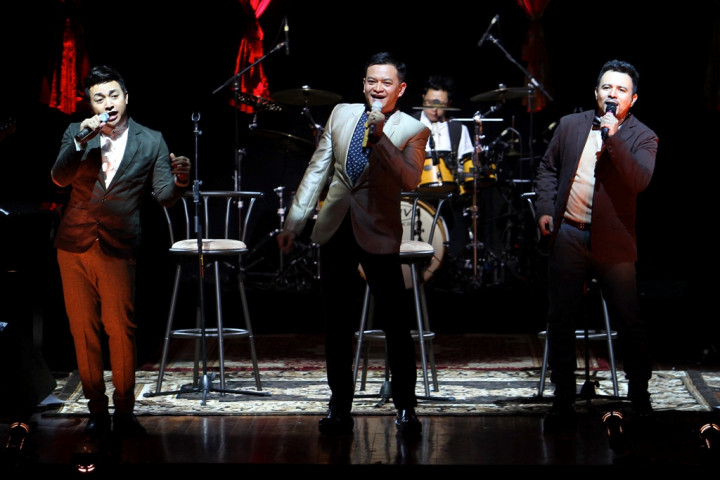 Kahitna, Numpang Makan Gratis di <i>Kondangan</i>