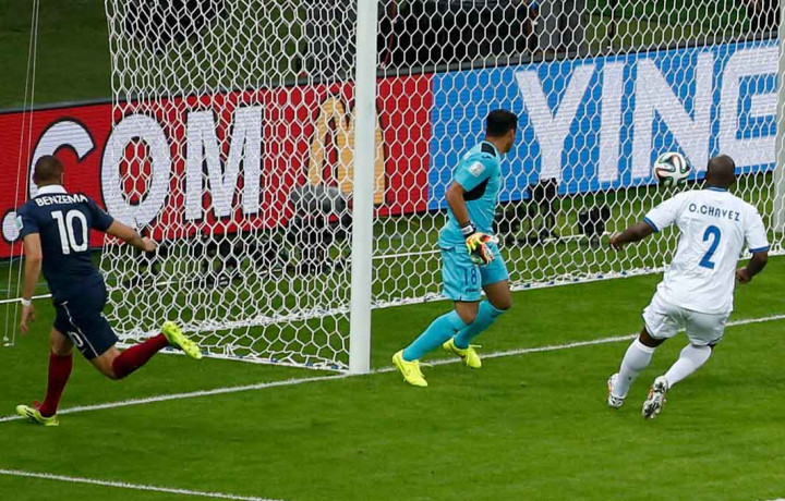 Karim Benzema Gemilang, Prancis Gunduli Honduras