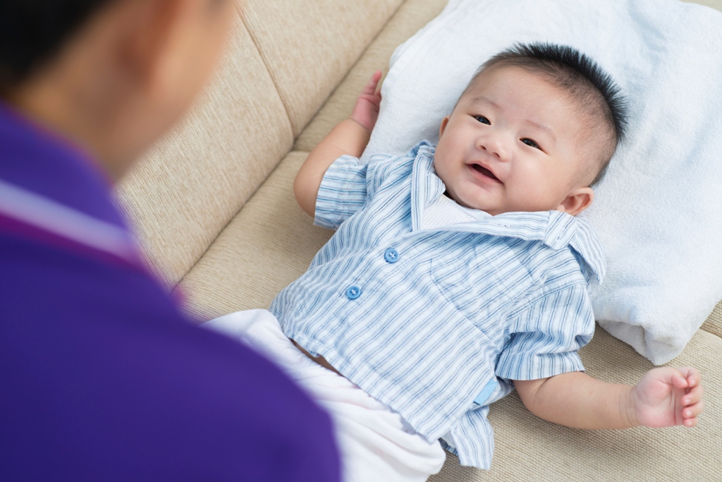 Cara Tangani Anak yang Terlambat Bicara - Medcom.id