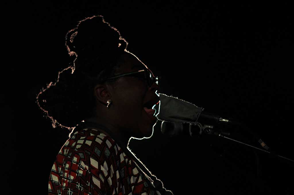 Aksi Melissa Laveaux