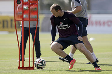 Lawan Uruguay, Rooney Akan Ditonton Langsung Sang Istri