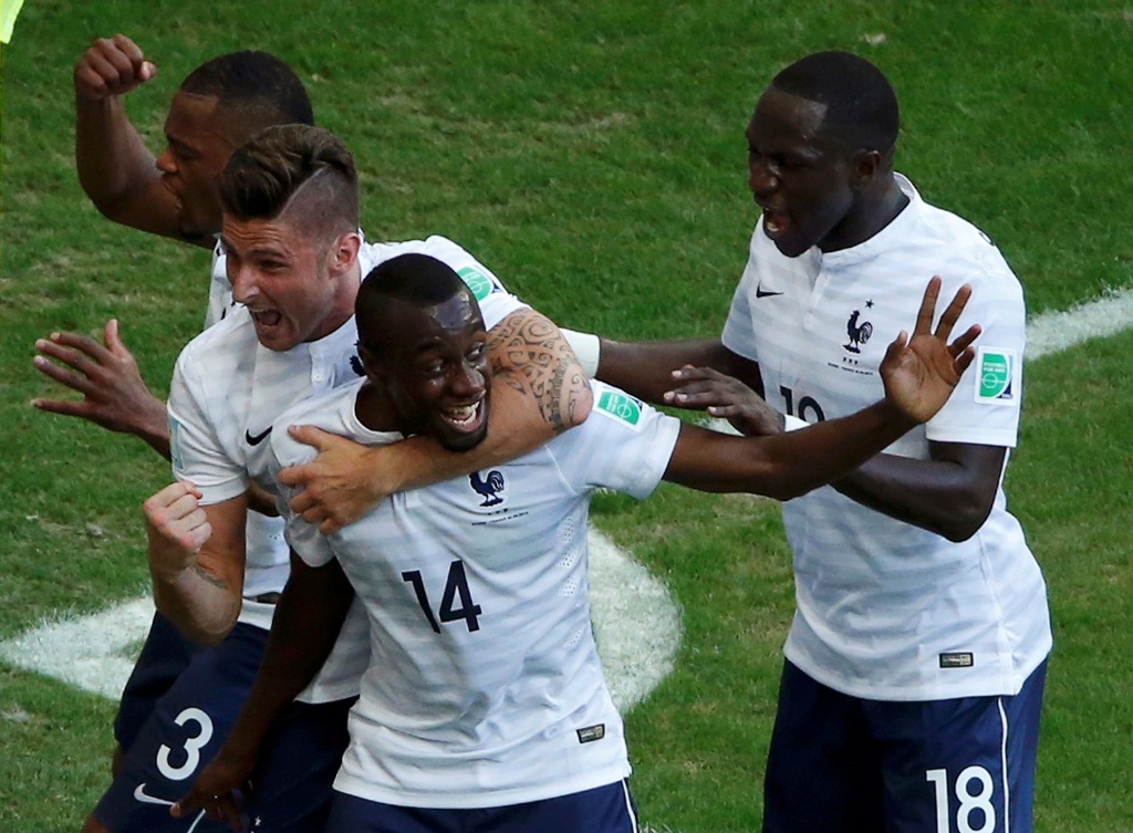 Para pemain Prancis merayakan gol. (Foto: Fabrizio Bensch/REUTERS)