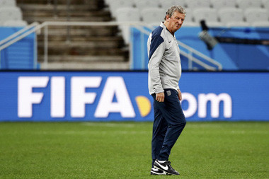 FA Putuskan Pertahankan Hodgson