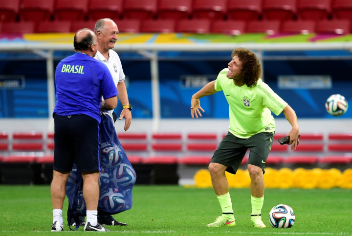 Scolari Bantah Tudingan Van Gaal