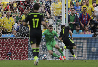 Gol Villa Antar Spanyol Unggul 1-0