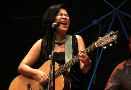 Demi Jokowi, Ian Antono & Oppie Andaresta Lelang Gitar