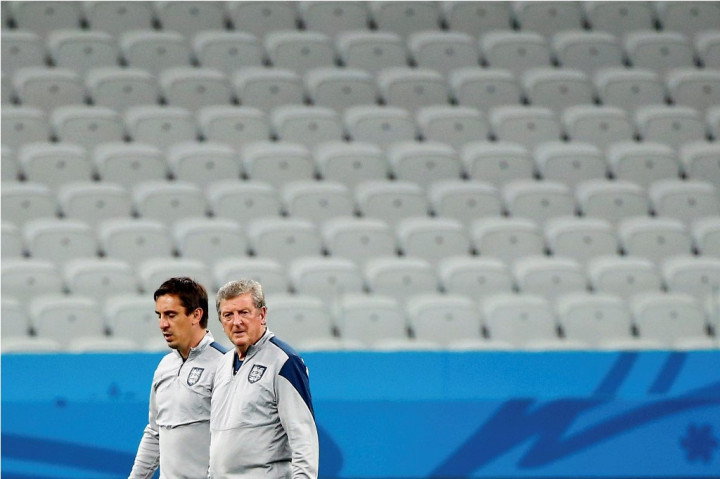 Owen Berharap Gary Neville Gantikan Hodgson