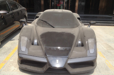 Ferrari Enzo Dicuekin Pemiliknya di Tiongkok 