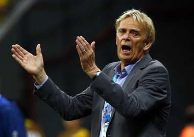 Finke Tegaskan tetap Tukangi Kamerun