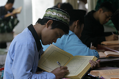 Sambut Ramadan, Ratusan Santri Gelar Tradisi Festival Ngaliwet