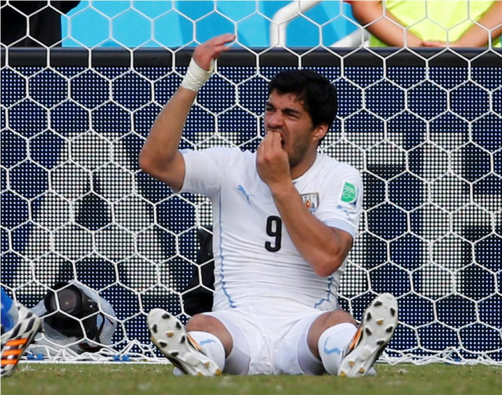 Suarez Butuh Pertolongan