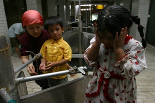 Mengajarkan Cara Berpuasa pada Anak-anak