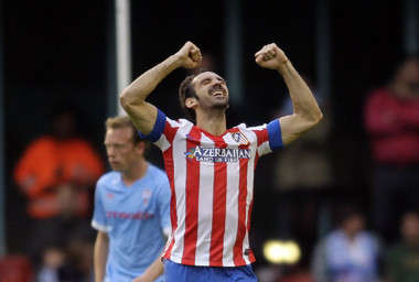 Juanfran Bertahan di Atletico Madrid