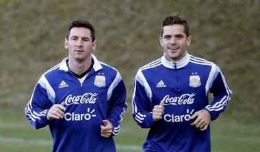 Gago Bantah Argentina Tergantung Messi