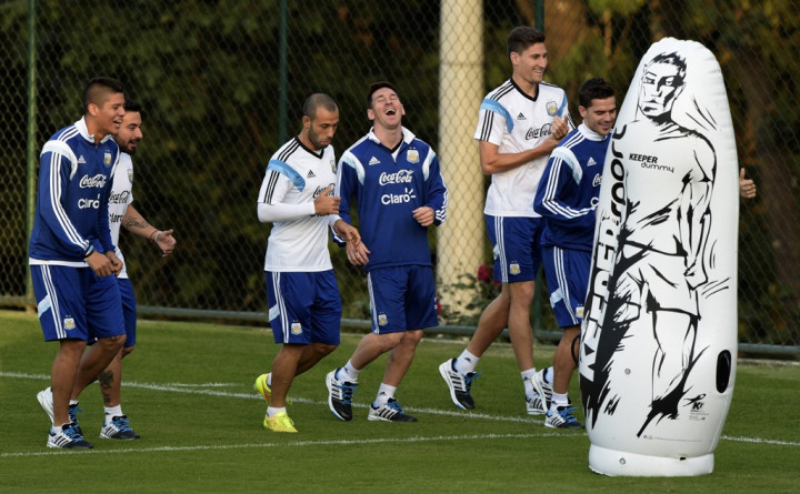 Maradona: Argentina Tergantung Pada Messi