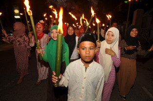 ​Sambut Ramadan, Warga di Palu Gelar Pawai Obor