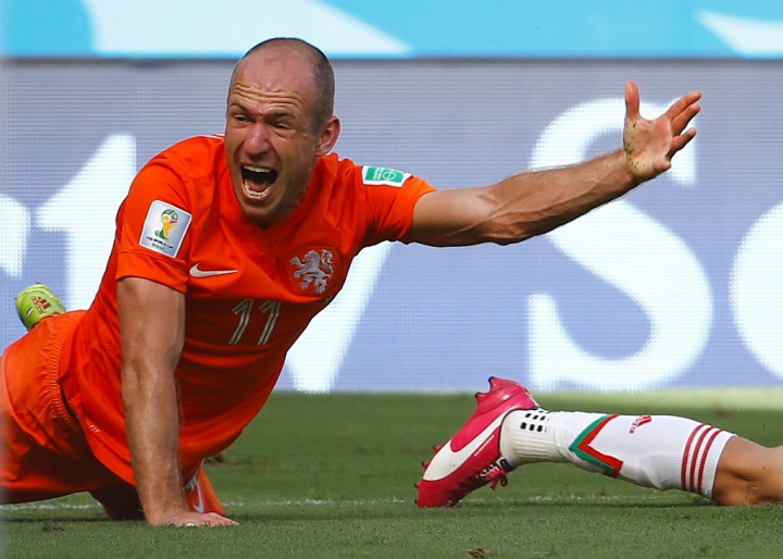Dituding Diving, Robben Minta Maaf